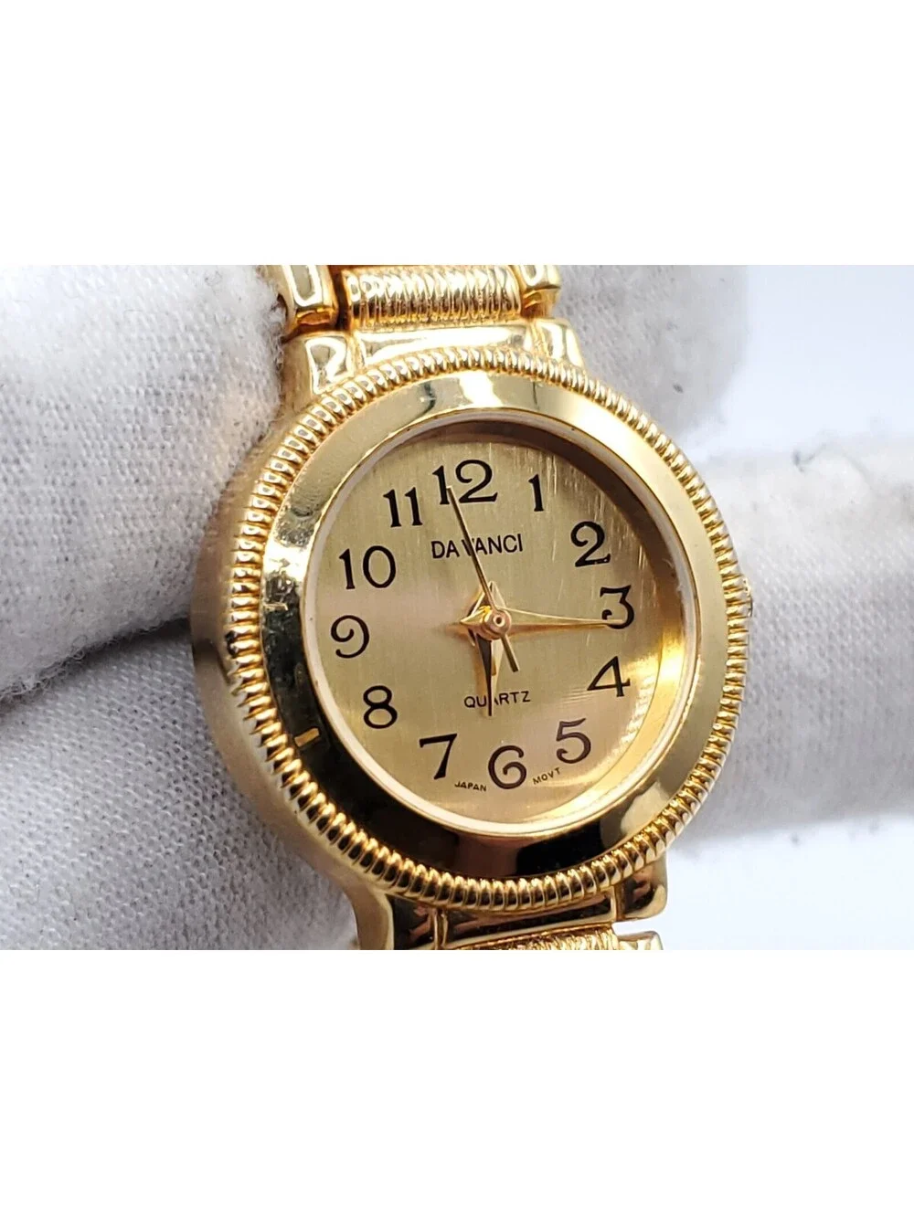 Da Vanci Quartz Watch Womens New Battery Gold Tone 23mm